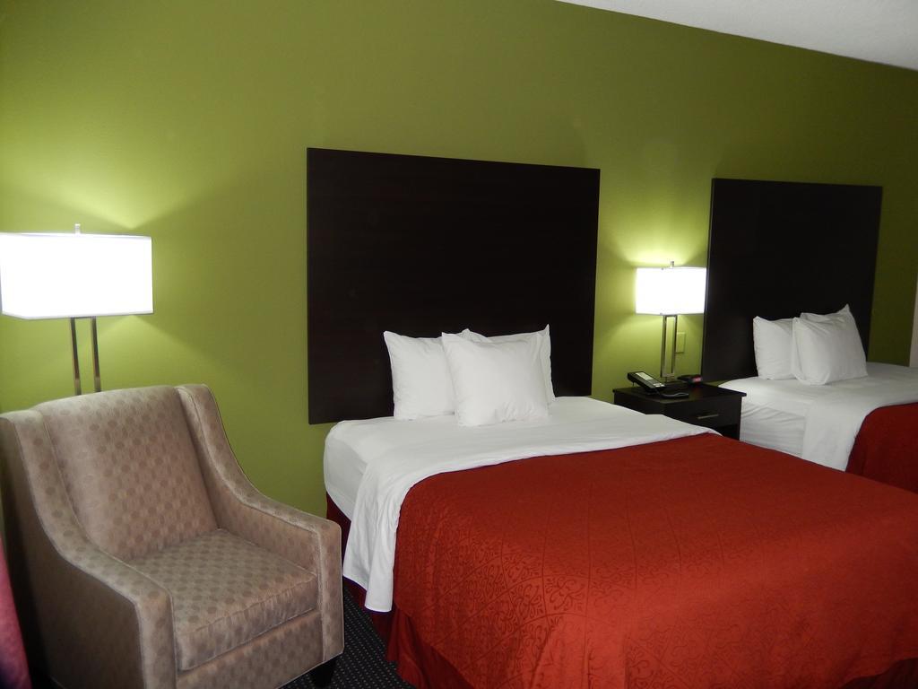 Quality Inn & Suites Anderson I-69 Ngoại thất bức ảnh
