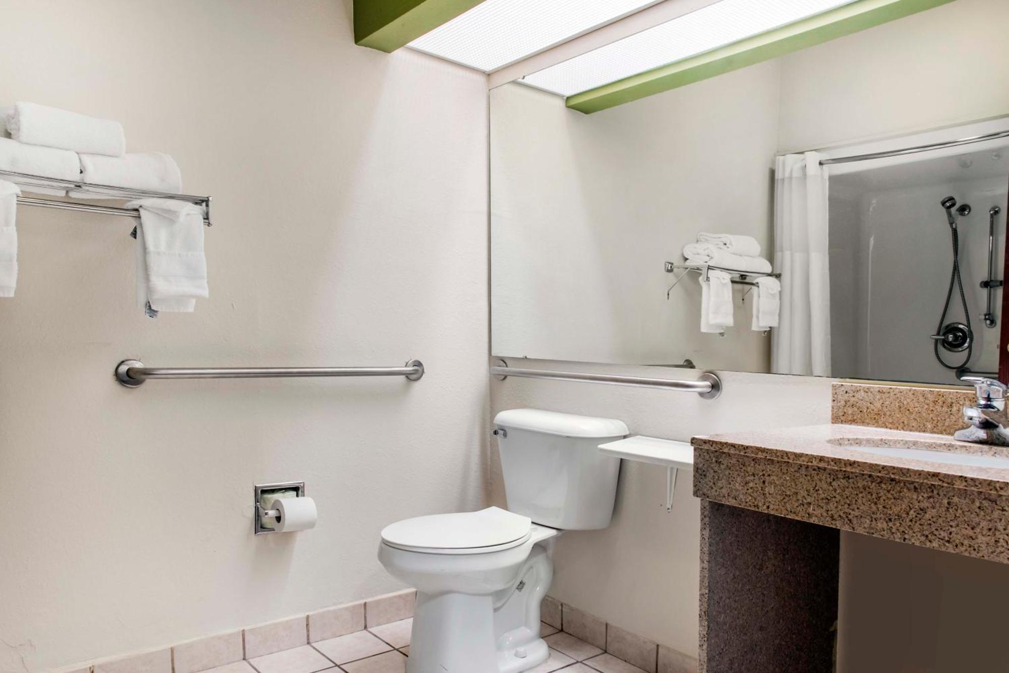 Quality Inn & Suites Anderson I-69 Ngoại thất bức ảnh