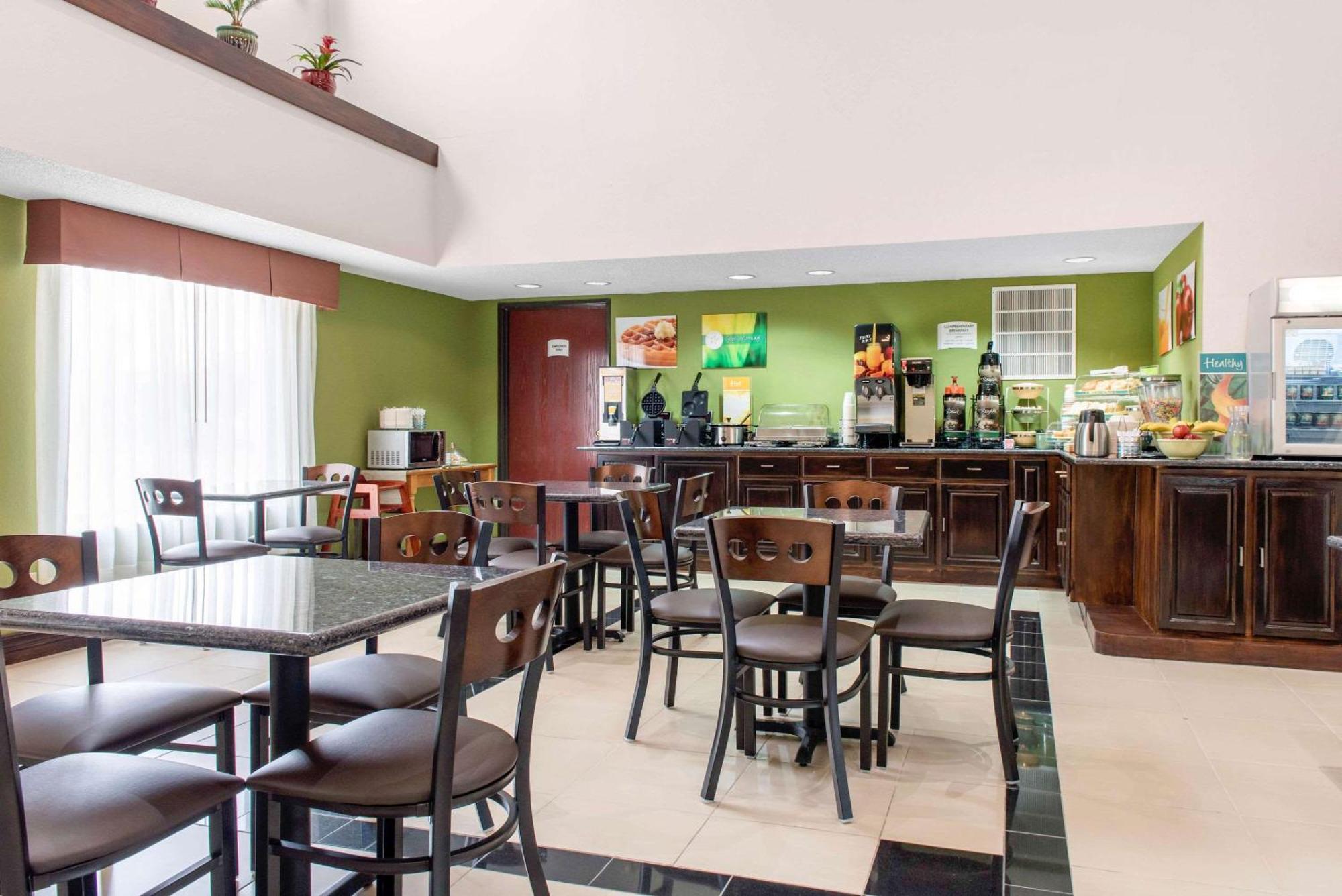 Quality Inn & Suites Anderson I-69 Ngoại thất bức ảnh