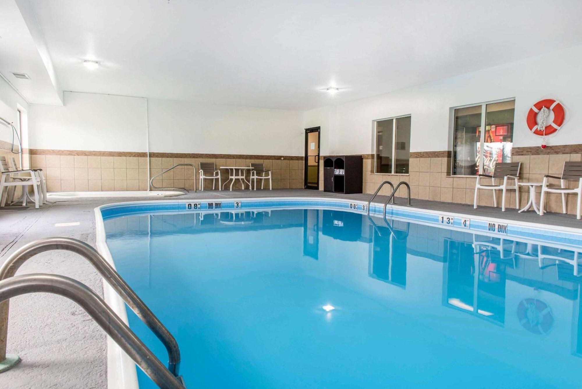 Quality Inn & Suites Anderson I-69 Ngoại thất bức ảnh