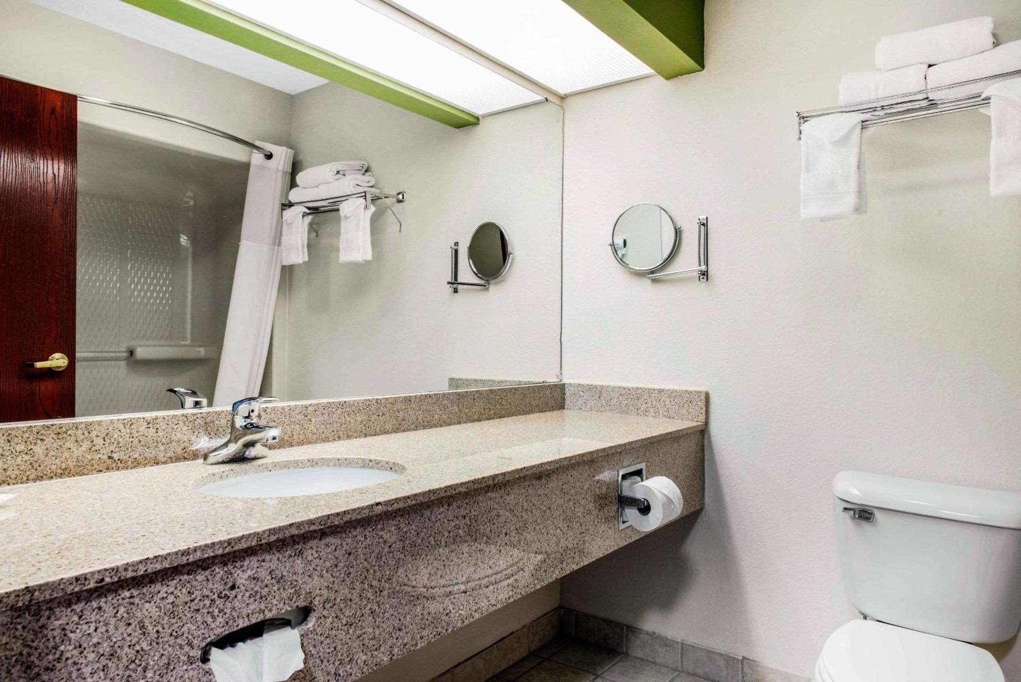 Quality Inn & Suites Anderson I-69 Ngoại thất bức ảnh