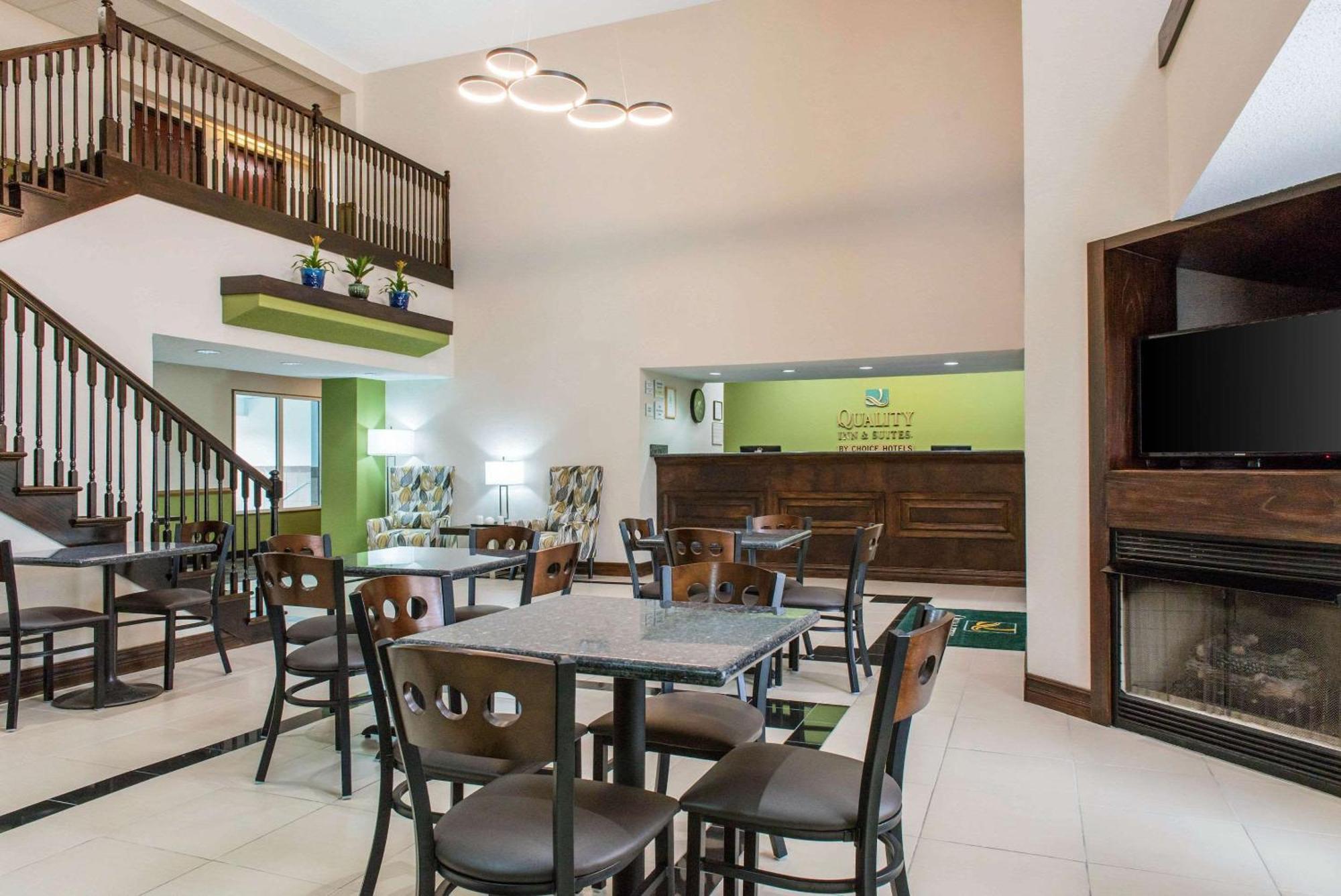 Quality Inn & Suites Anderson I-69 Ngoại thất bức ảnh