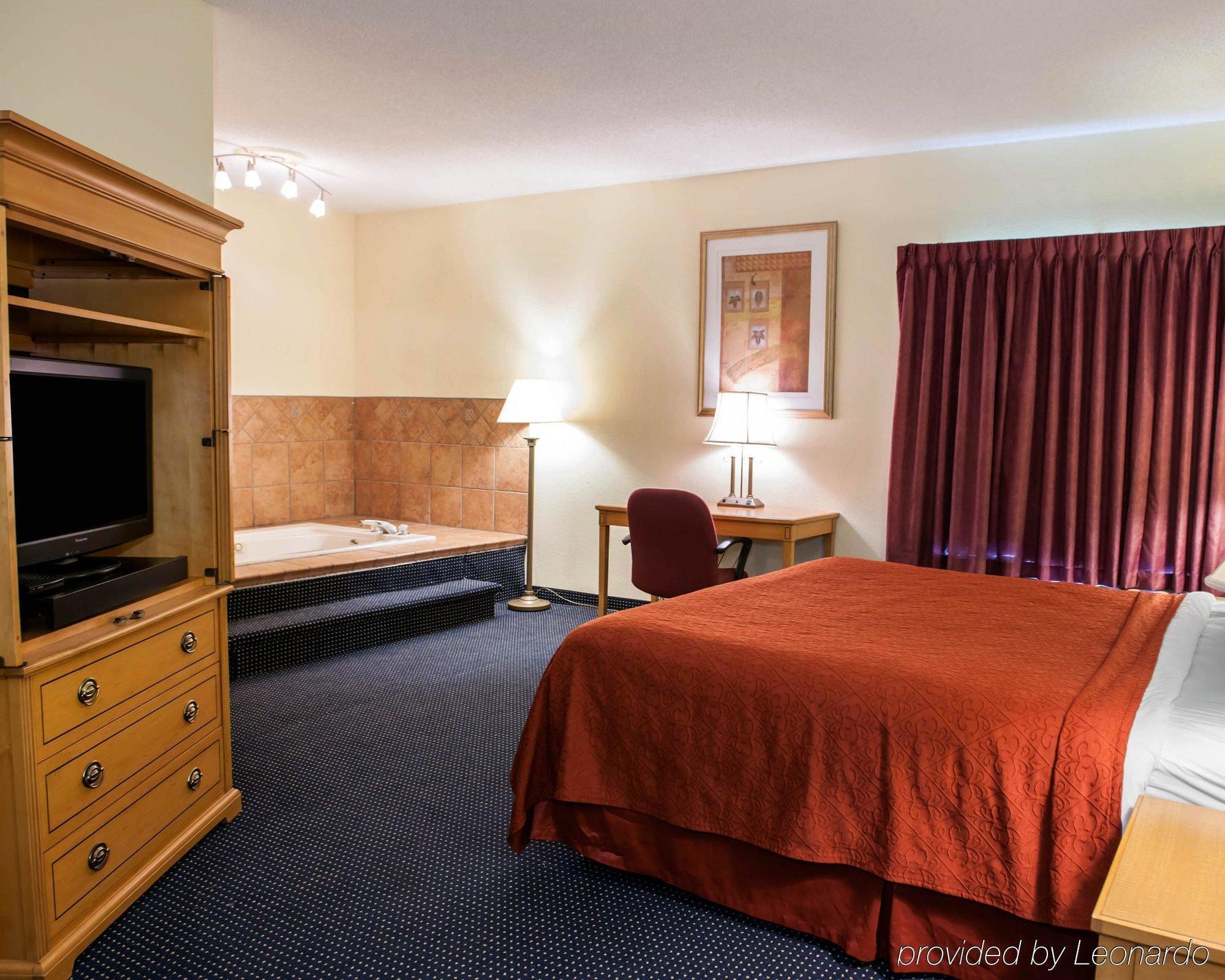 Quality Inn & Suites Anderson I-69 Ngoại thất bức ảnh