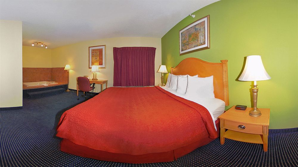 Quality Inn & Suites Anderson I-69 Ngoại thất bức ảnh